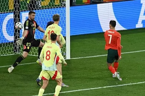 مارس هوايته المفضلة.. رونالدو يسجل أمام إسبانيا بدوري أمم أوروبا (فيديو)